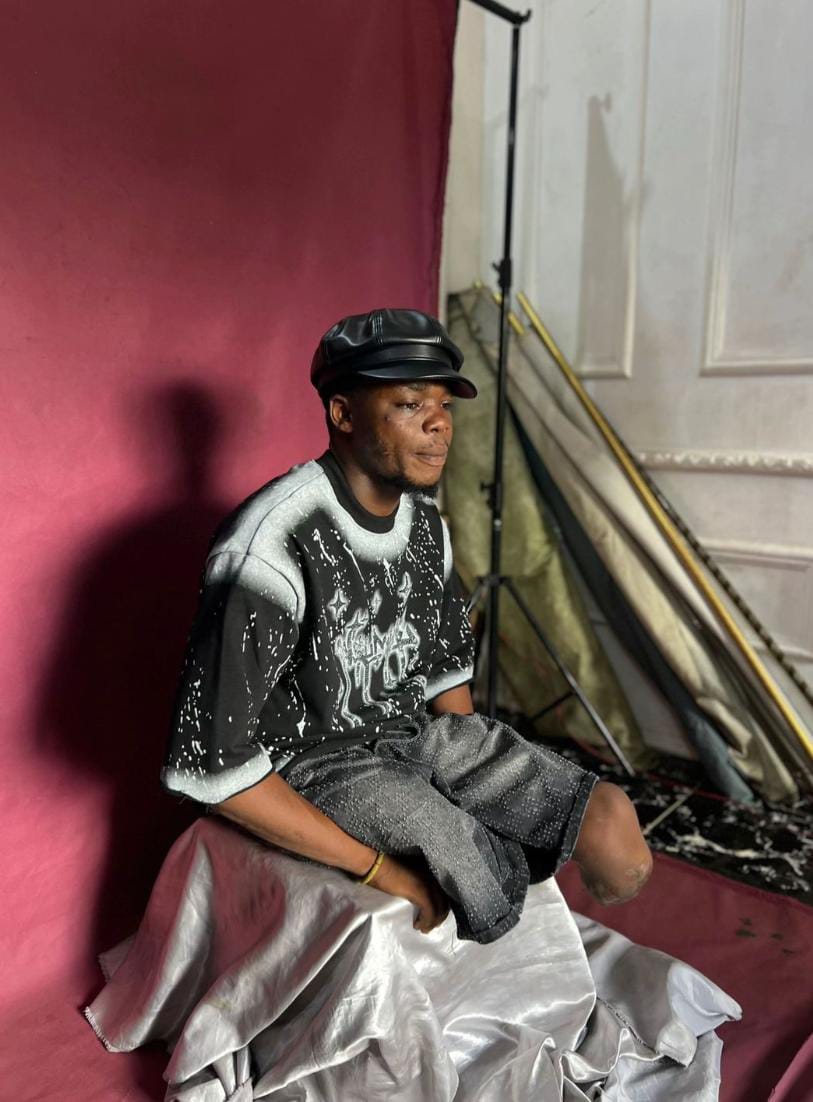 Help Me Walk Again and Rebuild My Fashion Dream/ - Image 4