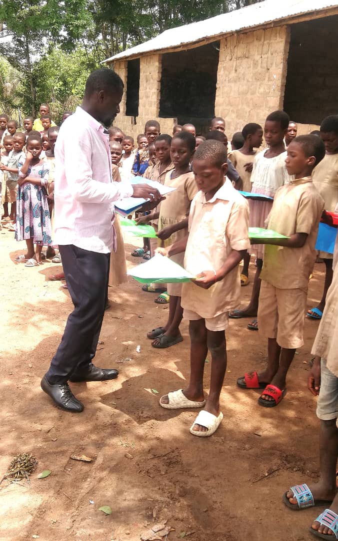 Aide pour les élèves démunis, nécessiteux et orphelins