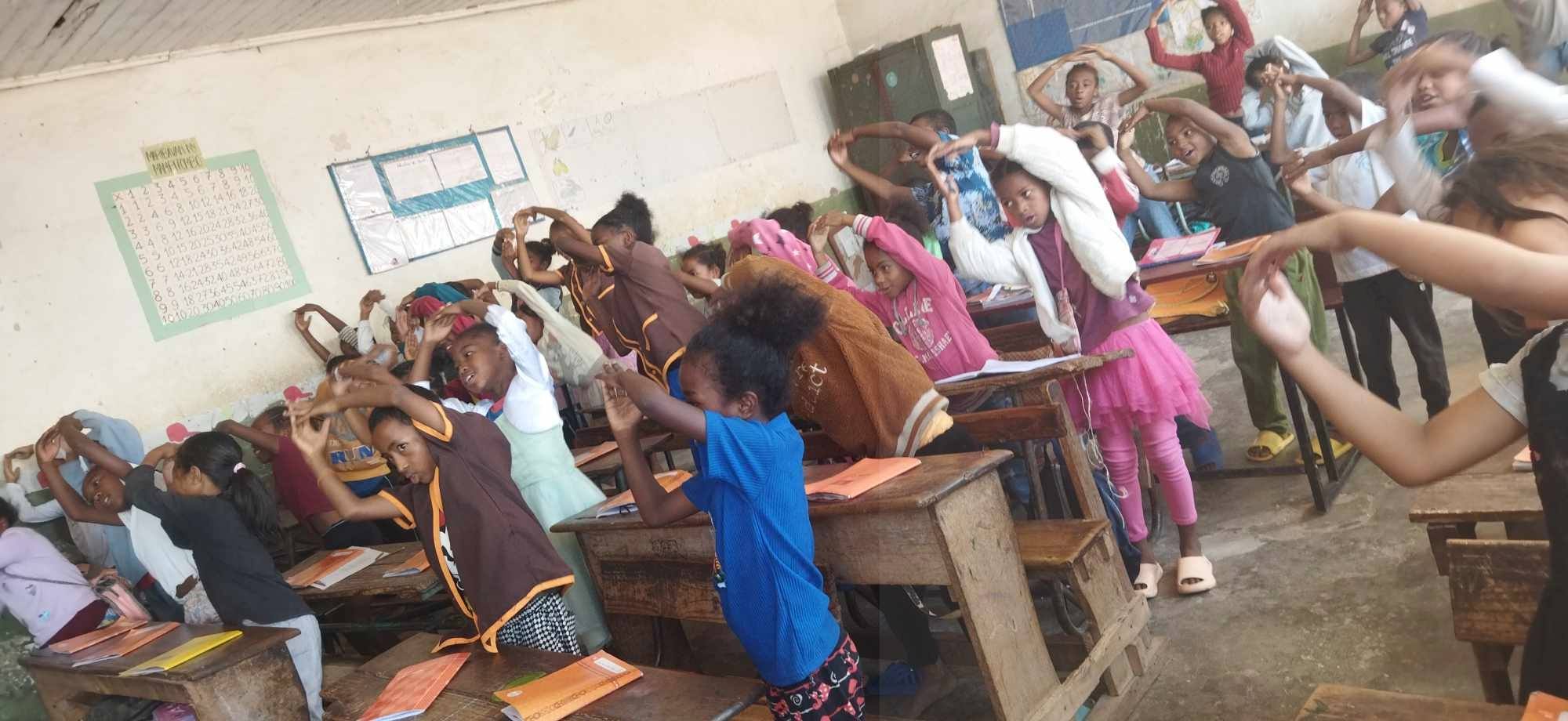 Association VAAN : Une Éducation, Un Avenir. Faites un don ! "Viens Avancer Avec Nous" : Investir dans l'Éducation, c'est construire l'avenir.