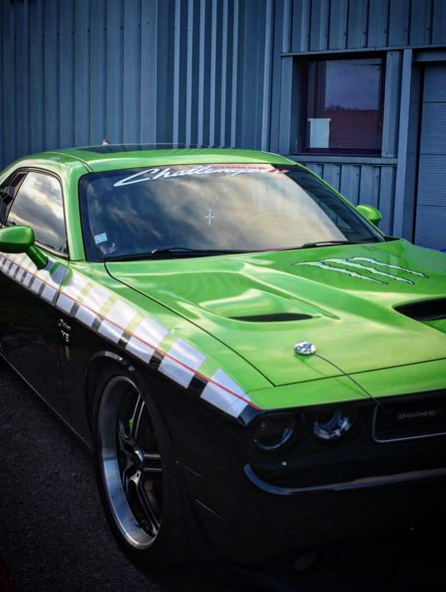 Aidez moi à modifier la challenger pour installer le kit large