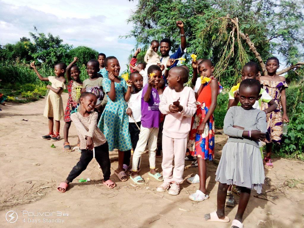 Aidé pour construire une orphelinat pour nos enfants